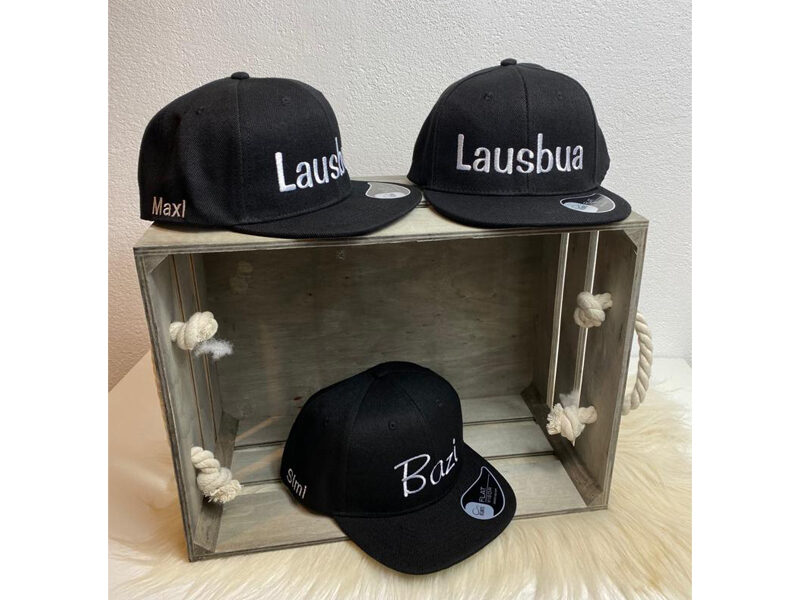 Cap, Cap mit Lausbua, Cap mit Lausdirdl, Kinder Caps, Kindercap mit Lausbua, Kindercap mit Lausdirndl, Lausbua, Lausdirndl, Kindercap mit Bazi, Bazi, Cap mit Bazi